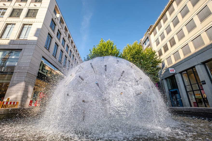 Der Pusteblumenbrunnen in der Königstraße.