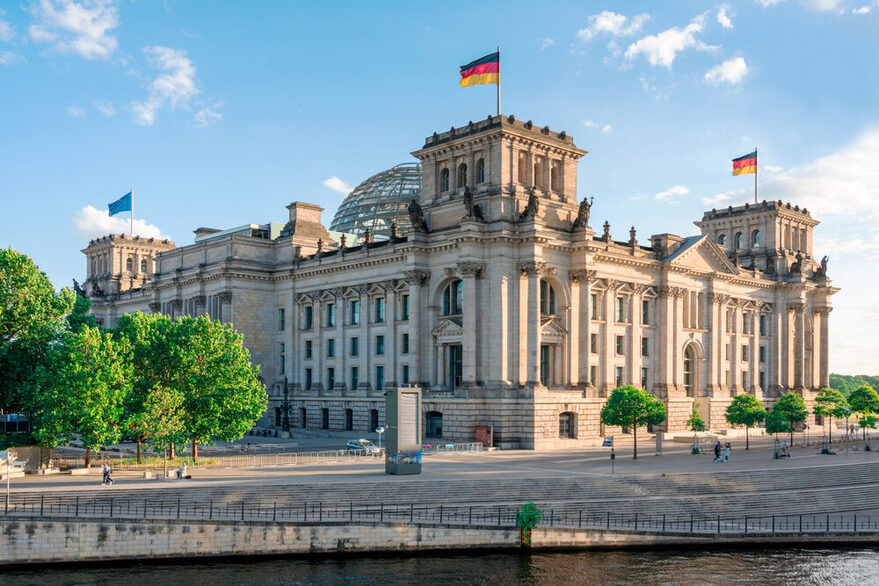 Aussenaufnahme des Reichstagsgebäude, Sitz des Deutschen Bundestages
