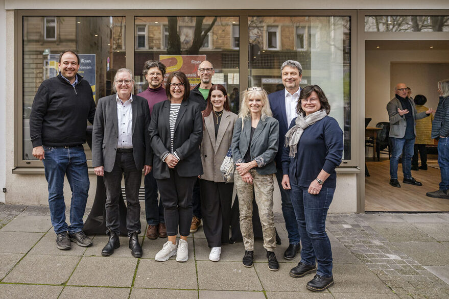 Bürgermeister Pätzold hat gemeinsam mit der Firma stadtblau GmbH eine Beratungsstelle für gemeinschaftliches Wohnen in der Rotebühlstraße 82 eröffnet. Er begrüßte das neue Team in der Rotebühlstraße