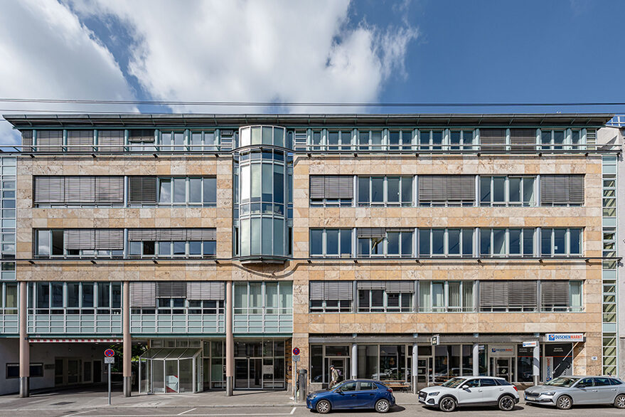 Das Foto zeigt das neu eröffnete Haus des Jugendrechts in Stuttgart-Mitte von außen.