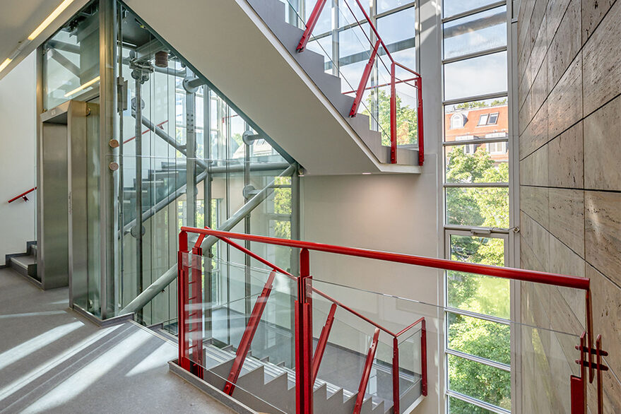 Das Foto zeigt das neue Haus des Jugendrechts in Stuttgart-Mitte von Innen vor der Inbetriebnahme.
