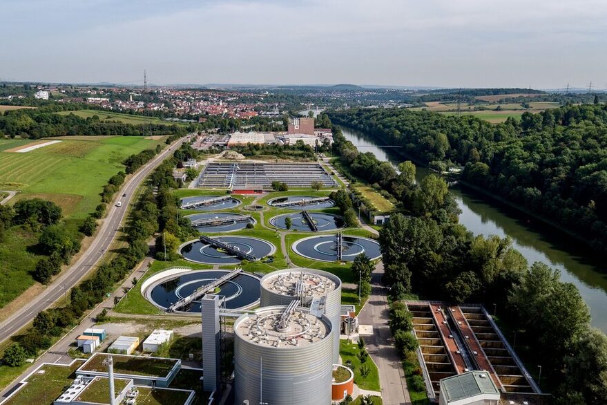 Das Hauptklärwerk Stuttgart-Mühlhausen investiert ständig in zukunftsweisende Technologien für sauberes Wasser.