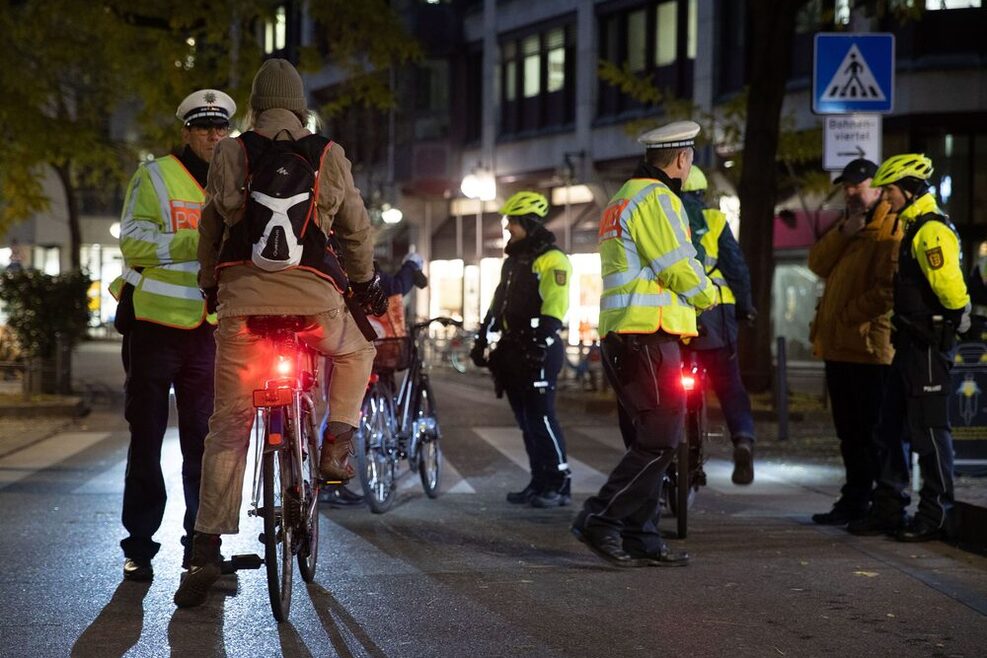 Nikolaus Fahrrad Check der Polizei Stuttgart