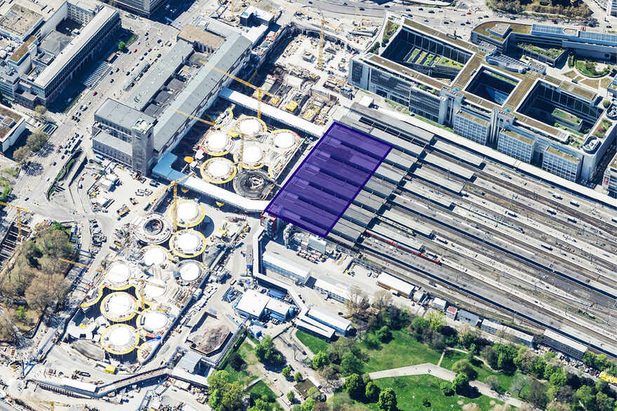 Luftbild der Baustelle des neuen Tiefabhnhofs, Fläche A3 markiert