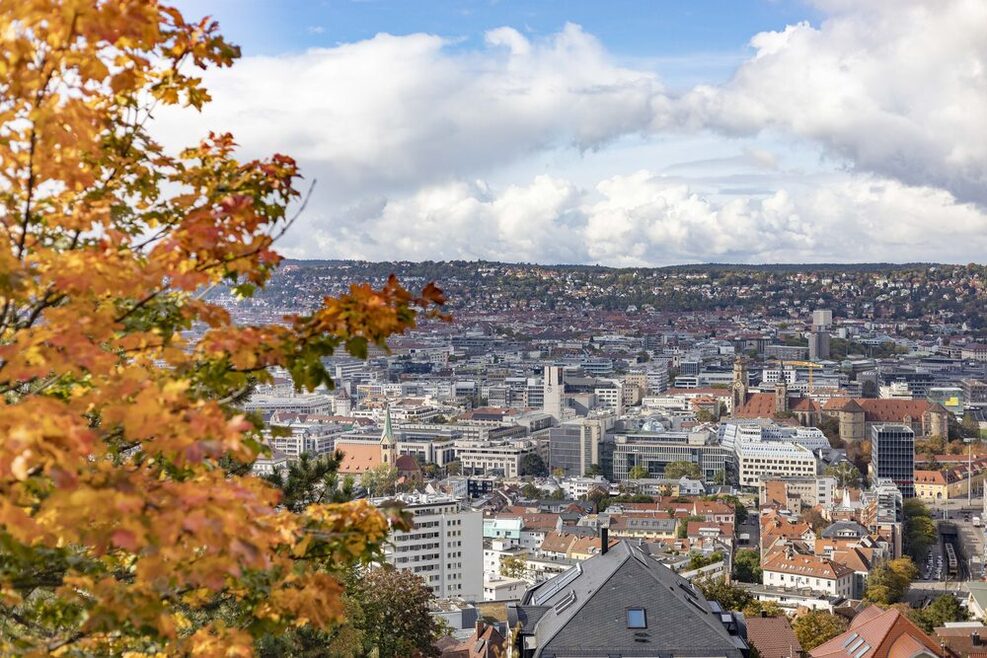 Blick von der Heinrich-Heine-Höhe auf Stuttgart