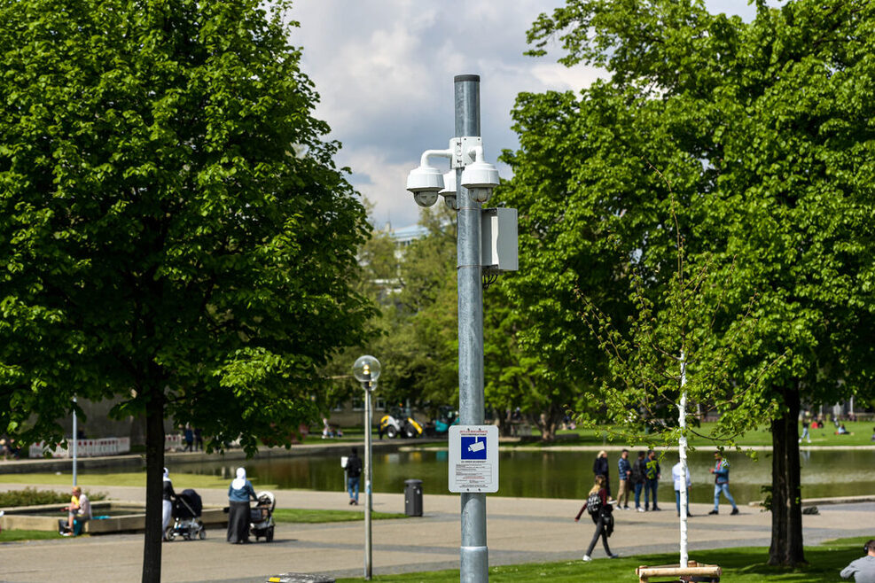 Überwachungskamera am Eckensee in Stuttgart