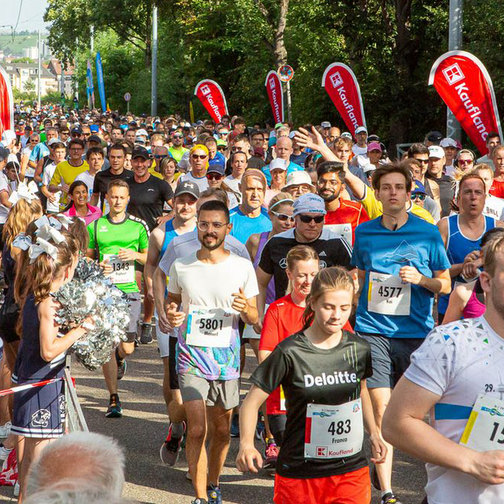 Blick auf den Massenstart beim Stuttgart-Lauf 2022