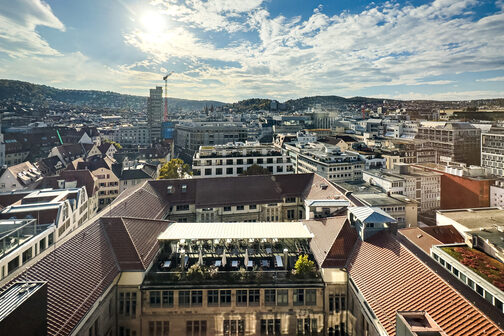 Blick vom Stuttgarter Rathausturm auf den Stadtteil Mitte.