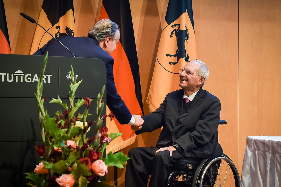 Das Bild zeigt Oberbürgermeister Frank Nopper und Budestagspräsident a.D. Wolfgang Schäuble im Rathaus.