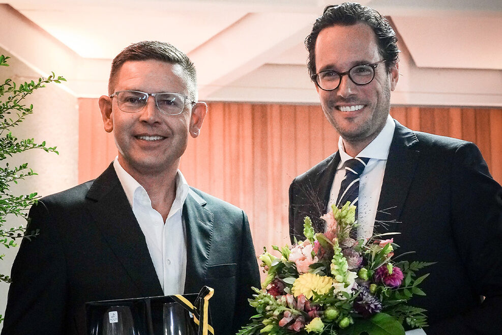 Der Erste Bürgermeister der Stadt Stuttgart, Dr. Fabian Mayer, hat im Gemeindesaal St. Thomas Morus den neuen Bezirksvorsteher von Sillenbuch, Hans Peter Klein, in sein Amt eingeführt.