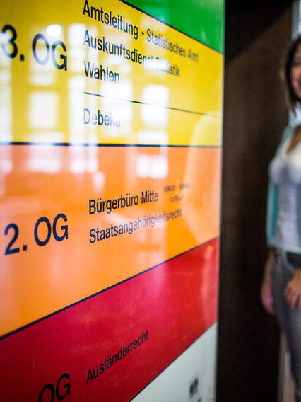 Hinweisschild zum Bürgerbüro Mitte in Stuttgart. martinlorenz.net/Stadt Stuttgart