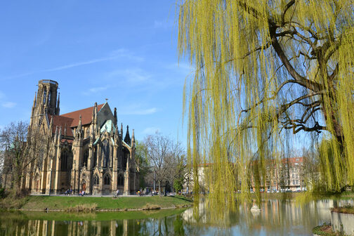 Feuersee mit Johanneskirche