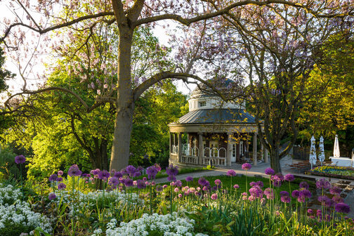 Weißenburgpark mit Teehaus