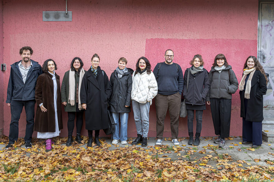 10 Projektverantworliche vor dem Bunker am Wiener Platz in Stuttgart-Feuerbach