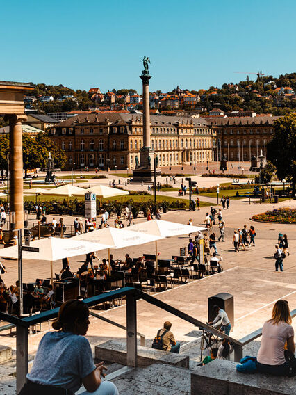 Blick auf den Schloßplatz und die Treppen vom kleinen Schloßplatz